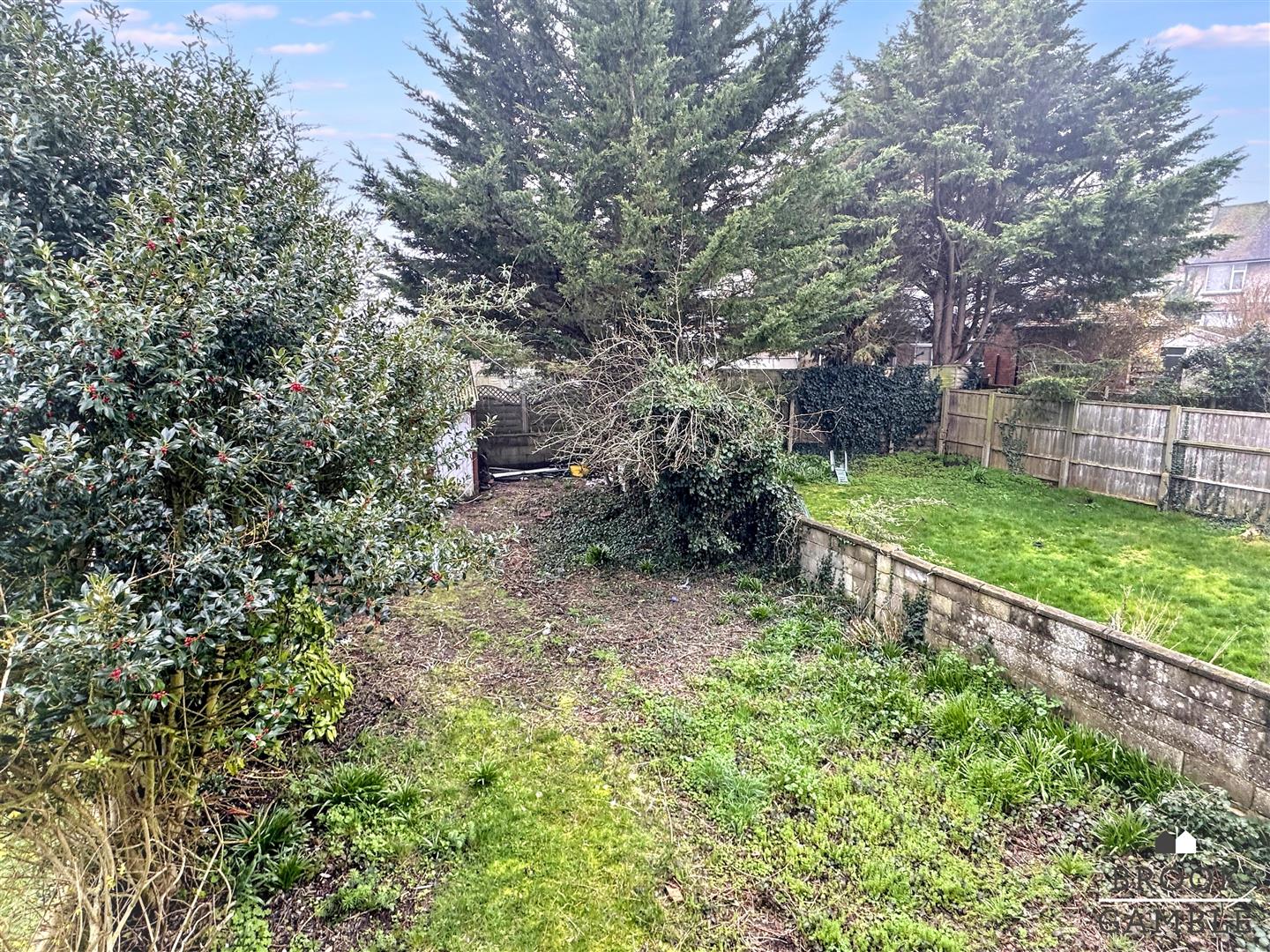 3 Bedroom House. Downs Avenue in Eastbourne,  16